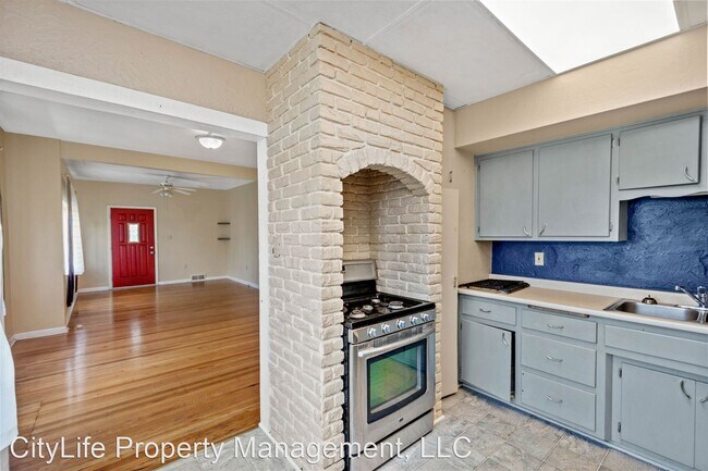 Building Photo - 2 br, 1 bath House - 854 6th Street