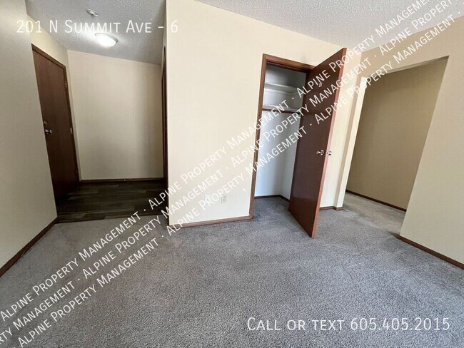 Foto del edificio - 201 N Summit Ave