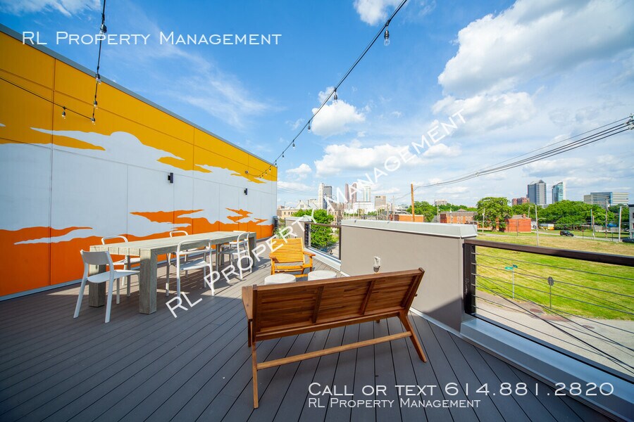 Primary Photo - 548 W State St