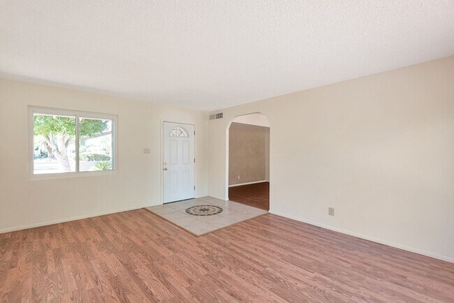 Building Photo - 2809 N Granite Reef Rd