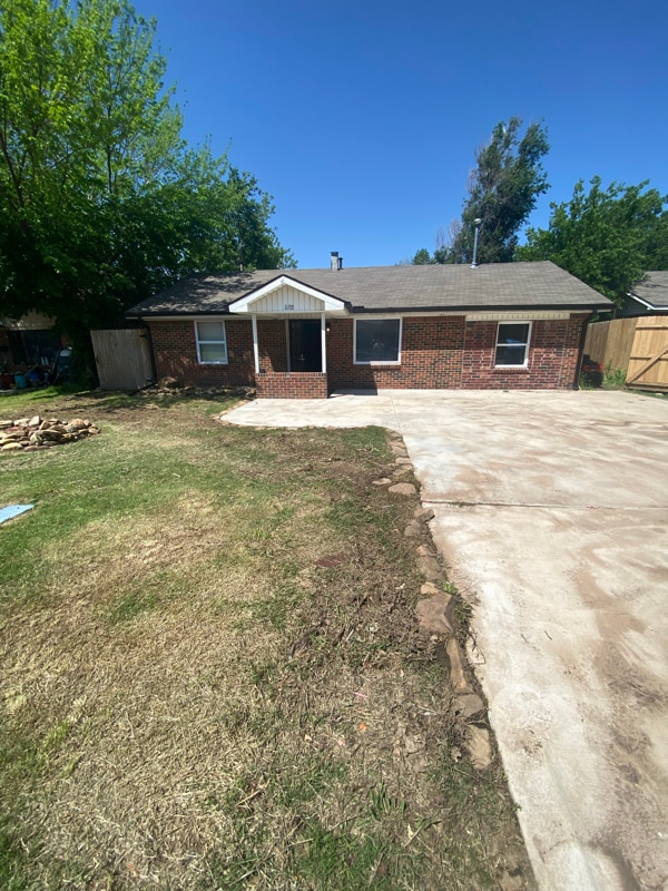 Building Photo - 1103 Bell Dr