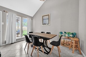 Building Photo - 4510 Beechcraft St