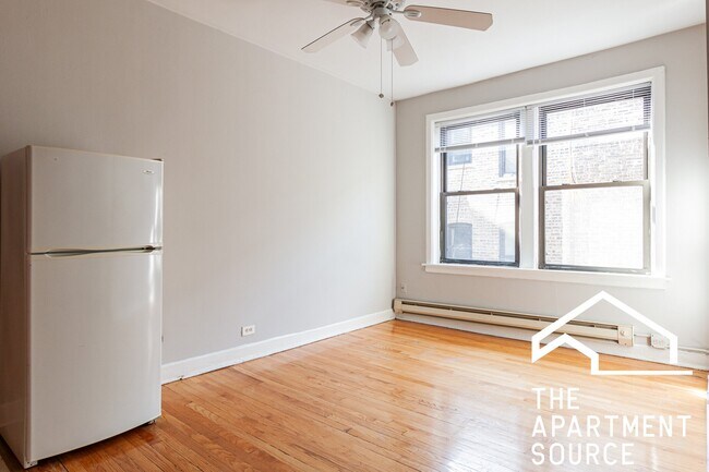 Photo - 1050 W George St Apartment