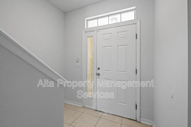 Building Photo - 5260 Collins Rd