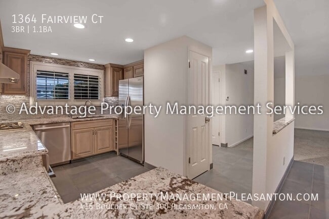 Foto del edificio - 1364 Fairview Ct