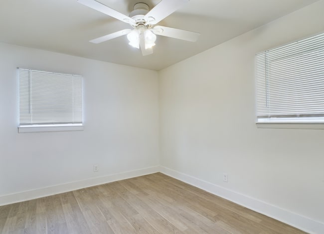 Building Photo - 15411 Barat Ave