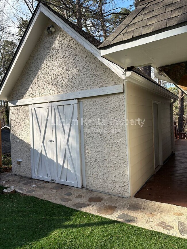 Building Photo - 835 Timber Lake Trail