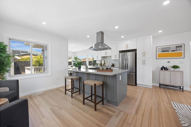 Building Photo - Fully Remodeled, Modern South San Francisc...