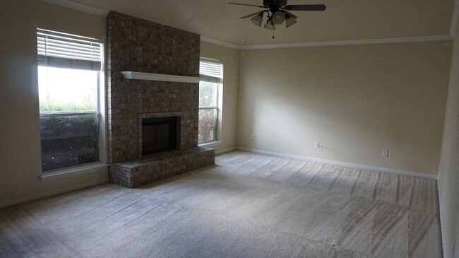 Building Photo - 4-Bedroom House for Rent in Killeen