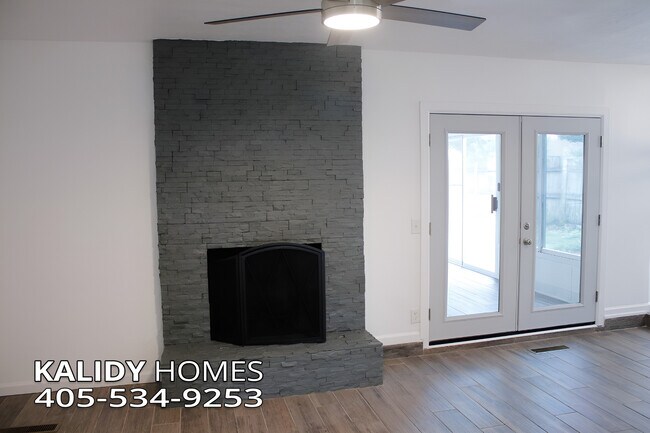 Building Photo - 4116 Overland Dr