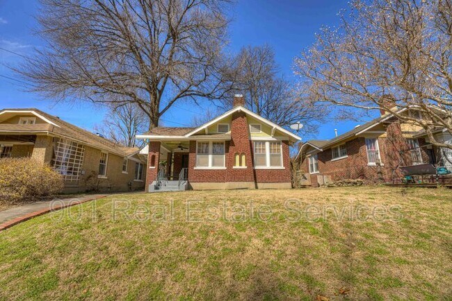 Building Photo - 2212 Nelson Ave