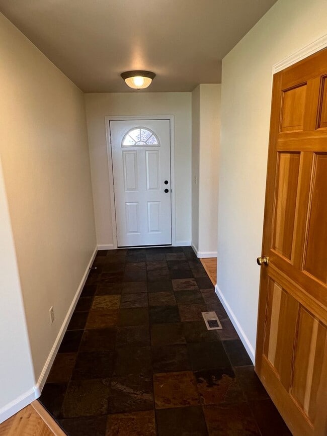 Building Photo - Located on Bridger Golf Course