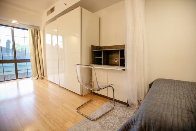 Foto del edificio - 7915 Eastern Ave