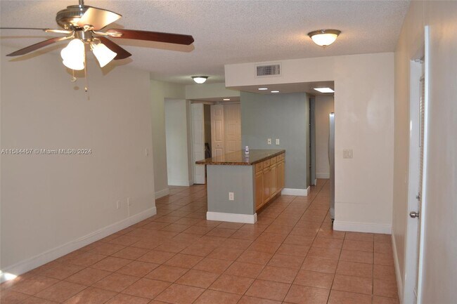 Foto del edificio - 4541 W McNab Rd