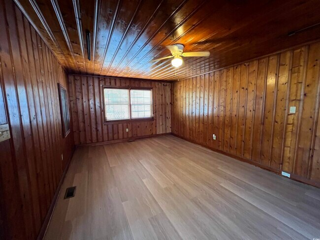 Building Photo - 1508 Edge Dr