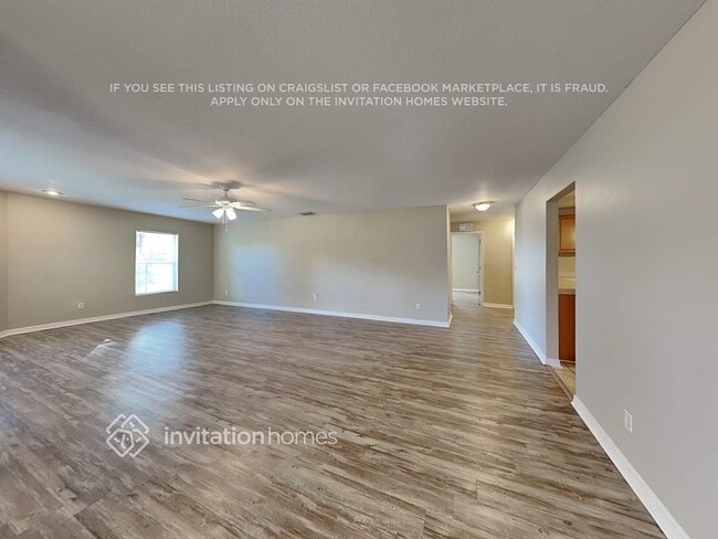 Building Photo - 2401 Granada Cir E