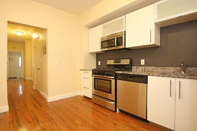 Foto del edificio - 114 Everett St