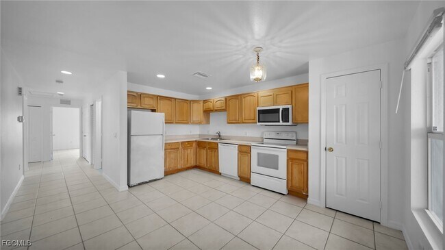 Foto del edificio - 213 Homer Ave S