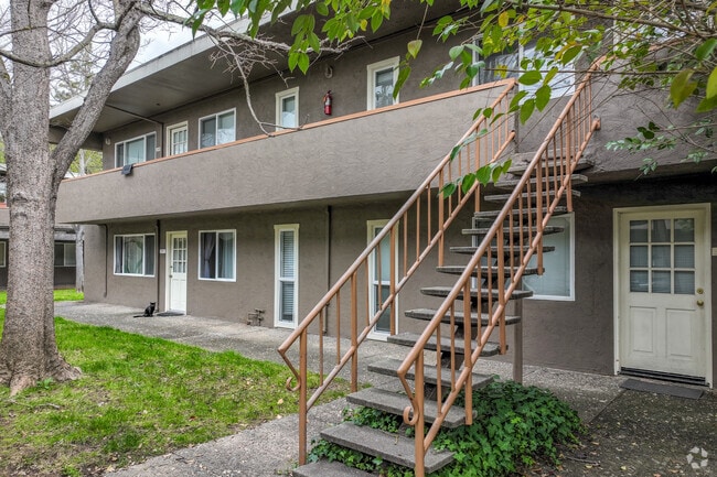 Building Detail - 1151-1181 Warren St