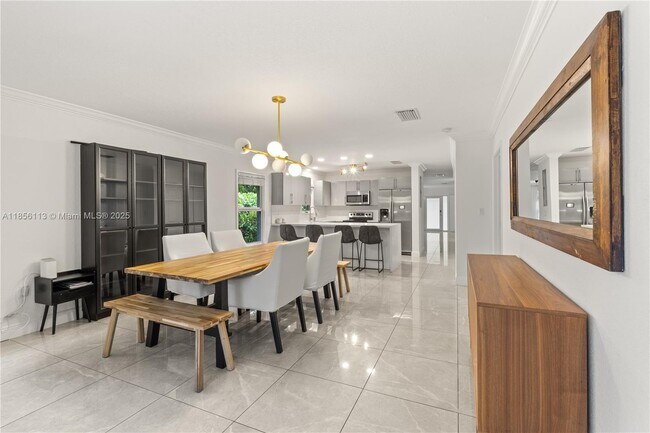 Foto del edificio - 1081 NE 132nd St