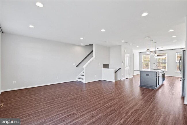 Foto del edificio - 8182 Broad Pl