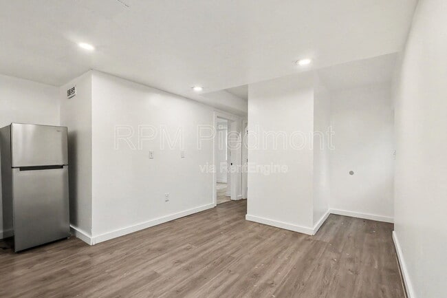 Foto del edificio - 2496 Lester St