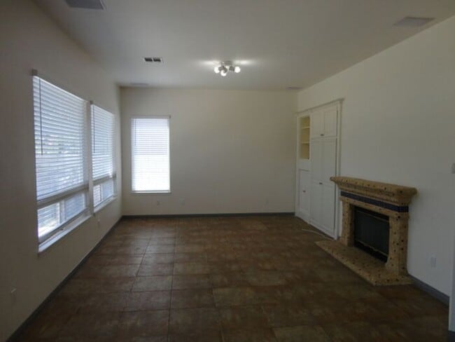 Building Photo - Beautiful 5 + 3 + Office View Home Stevens...