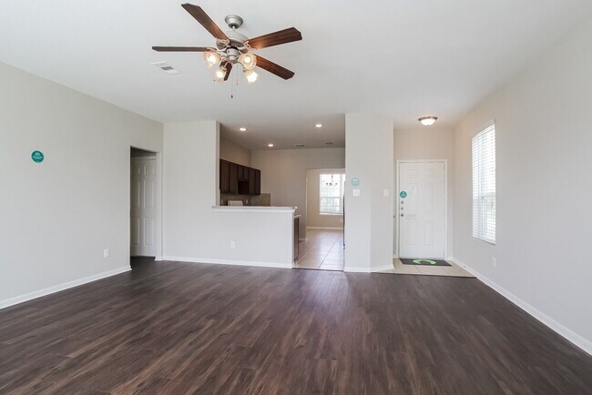 Foto del edificio - 17914 Seco Creek Ln