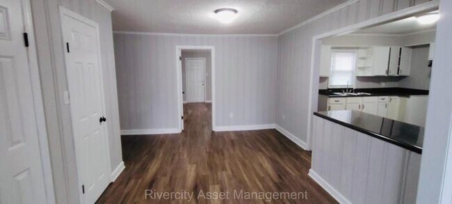 Foto del edificio - Gorgeous home is Frayser!!!!