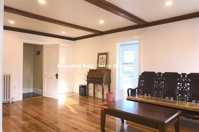 Foto del edificio - 667 Belmont St