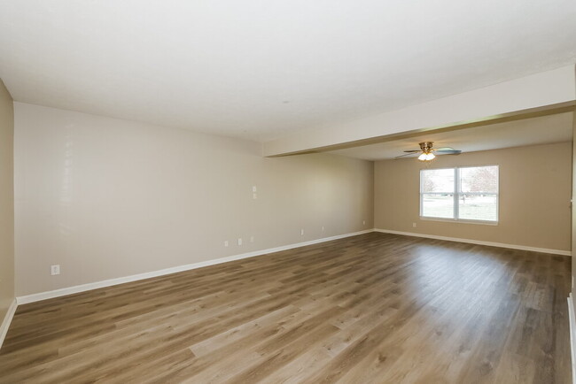 Foto del edificio - 1361 Blue Ridge Ln