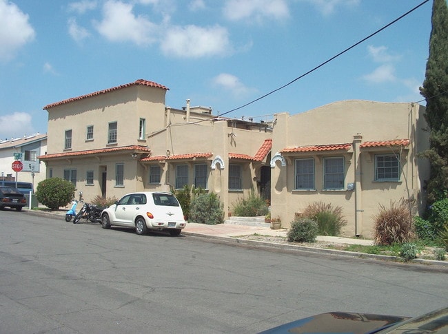 Building Photo - Roosevelt Court