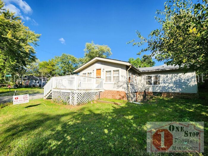 Foto principal - Come See this Charming 2-bedroom, 1-bath H...