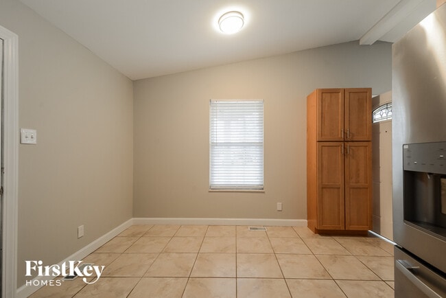 Foto del edificio - 767 Crescent Woods Ave