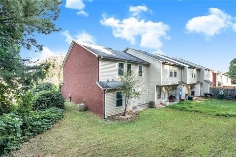 Foto del edificio - 5563 Windfall Ln