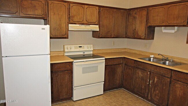 Building Photo - 4650 E Caballero St