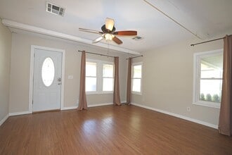 Building Photo - 525 E Jackson Ave