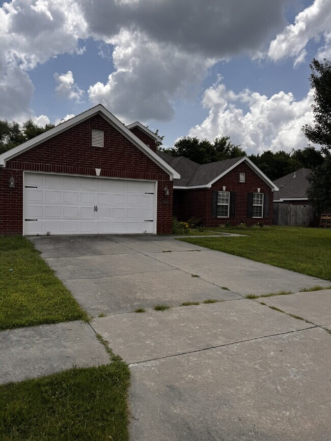 Building Photo - 11723 E Creek Ln