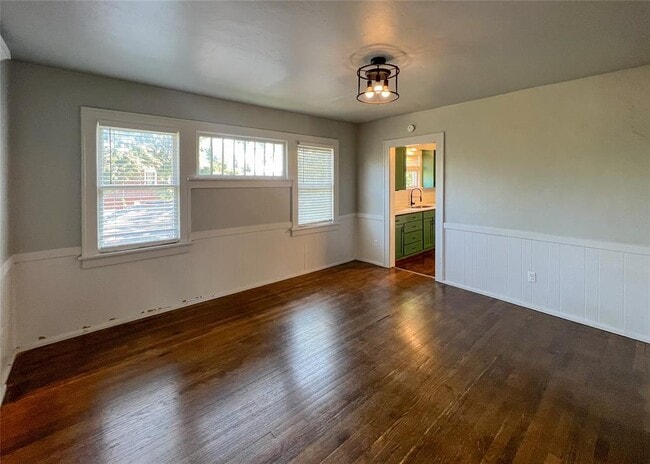 Building Photo - 1808 N Robinson Ave
