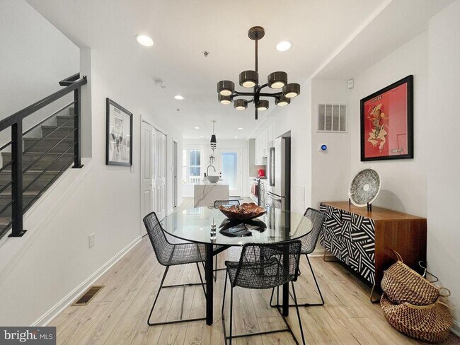 Foto del edificio - 32 Hanover Pl NW