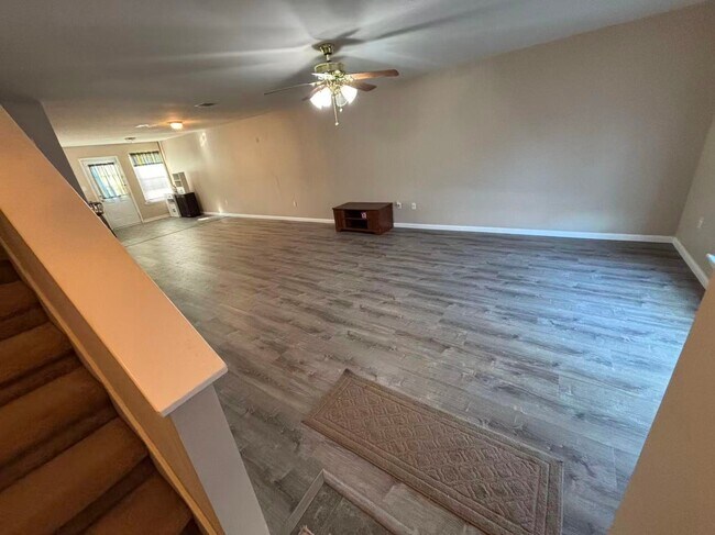 Foto del edificio - 211 Greenbriar Dr