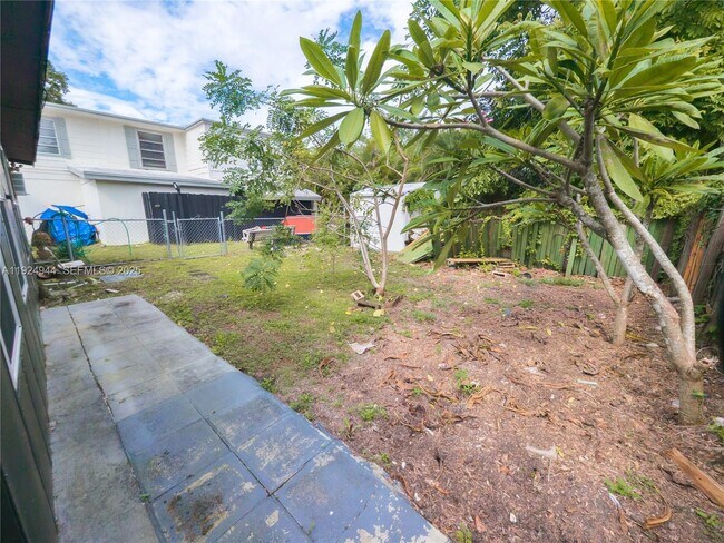 Foto del edificio - 5893 SW 26th St