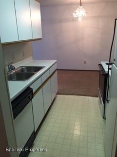 Building Photo - 1 br, 1 bath Apartment - 2201 W 6th St