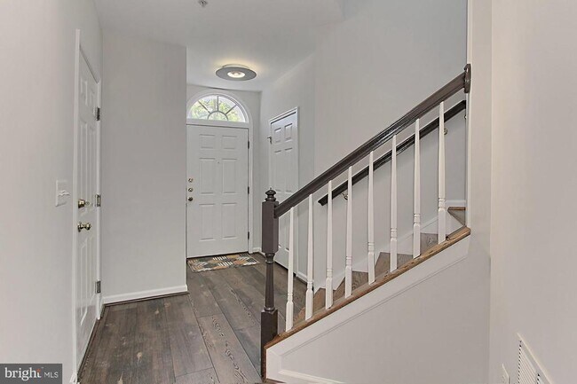Foto del edificio - 5120 Grimm Dr