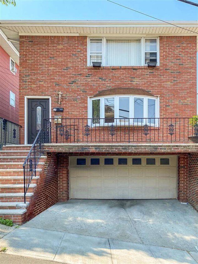 Primary Photo - 1601 73rd St