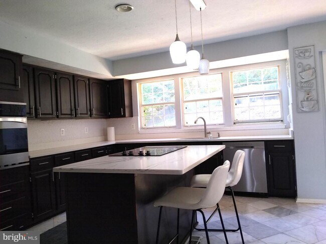 Building Photo - 12112 Backus Dr