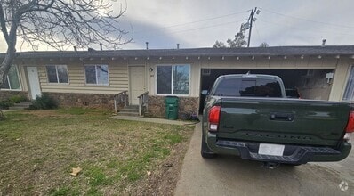 Building Photo - 209 McLane Cir