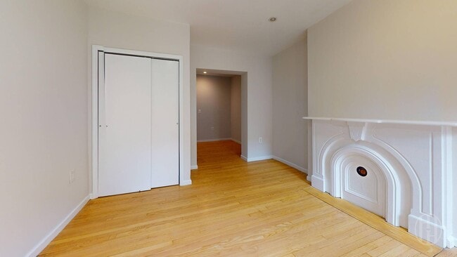 Building Photo - 318 E 80th St