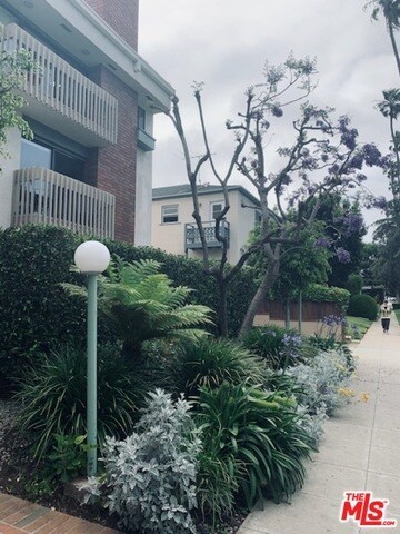 Foto del edificio - 858 12th St