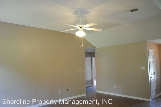 Building Photo - 3 br, 2 bath House - 11724 Quail Creek Drive